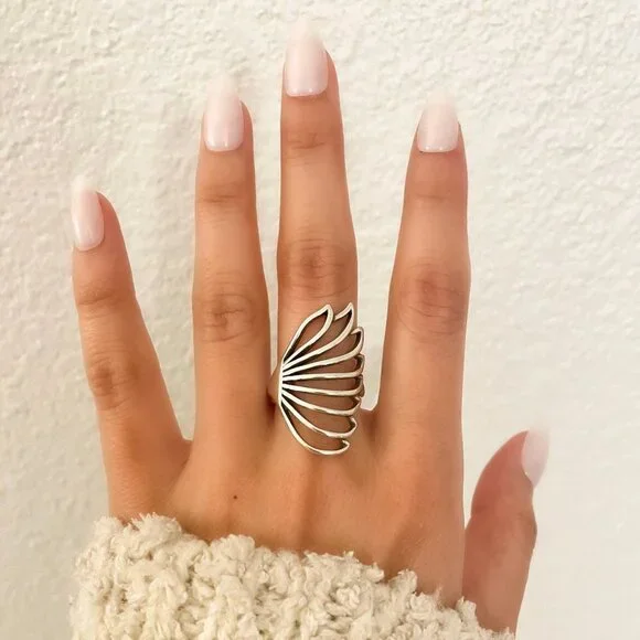 925 Sterling Silver Large Butterfly Wings Ring Chunky Bold Statement Ring - Picture 2 of 7